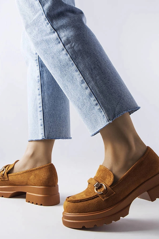 Hnedé mokasíny s masívnou podrážkou...