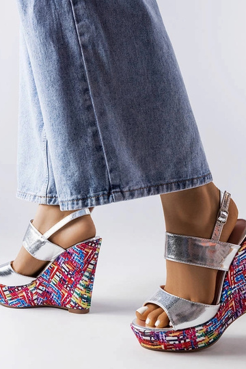 Strieborné sandále so...