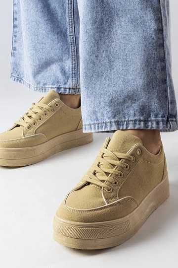 Pieskové športové topánky...