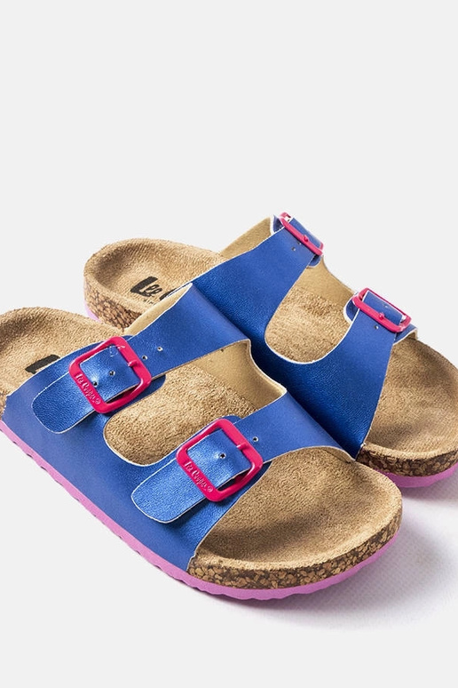 Modré šľapky, „Lee Cooper...