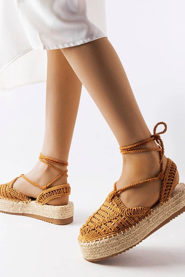 Ťavie šnurovacie espadrilky Partenia