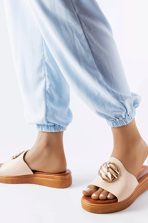 Béžové šľapky na platforme Michelle