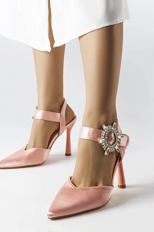 Linda Béžové saténové sandále na...