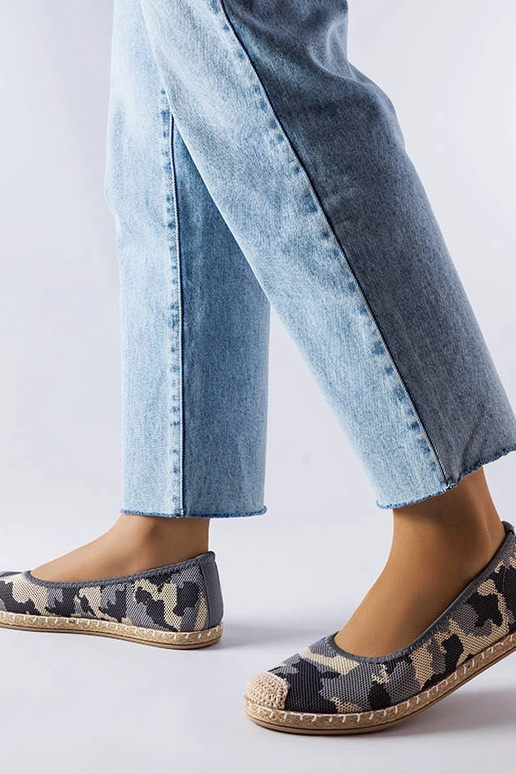 Nazúvacie espadrilky v šedej farbe...