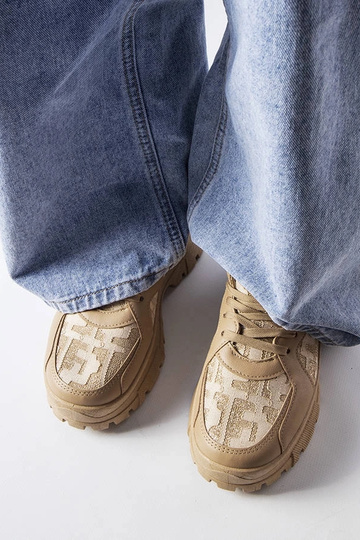 Tmavo béžové tenisky... 2