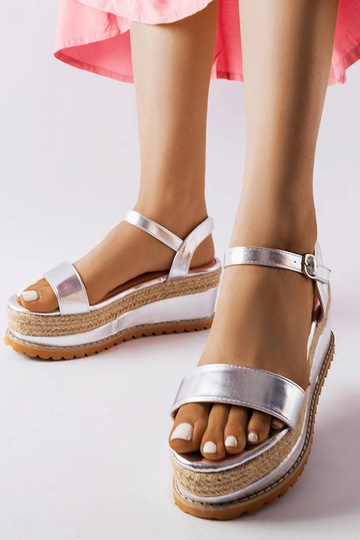 Strieborné sandále na...
