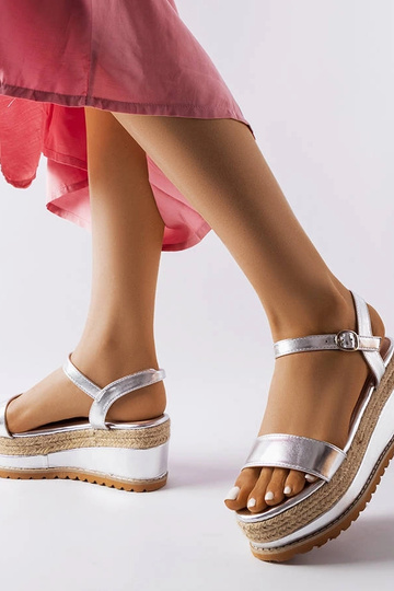 Strieborné sandále na... 2