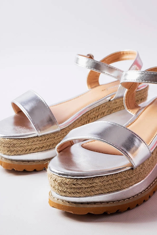 Strieborné sandále na platforme,... Strieborné sandále na platforme,...