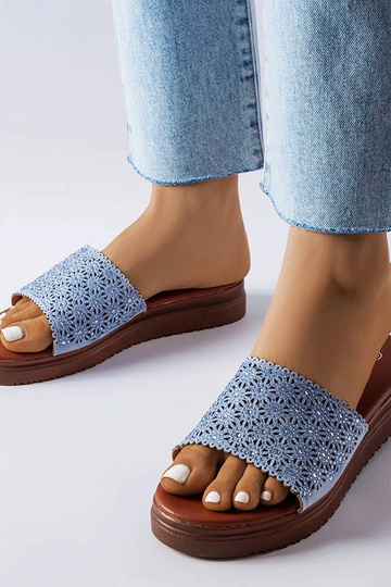 Modré prelamované sklíčka...