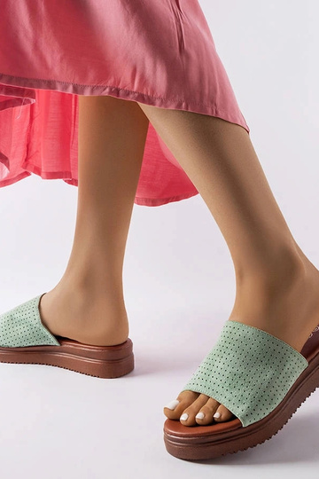 Zelené šľapky s... 2