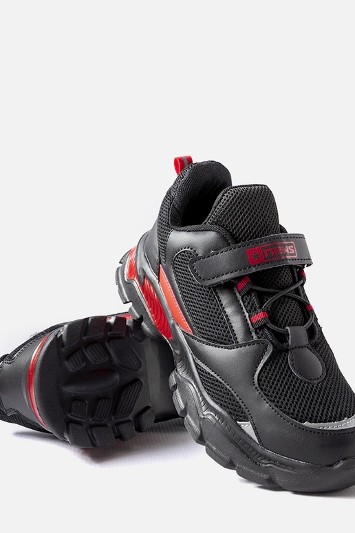 Čierno-červené športové topánky na...