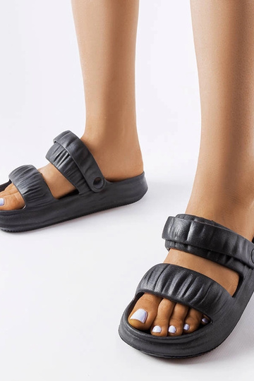 Čierne penové žabky Griffin