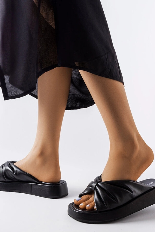 Čierne nízke klinové šľapky Hog