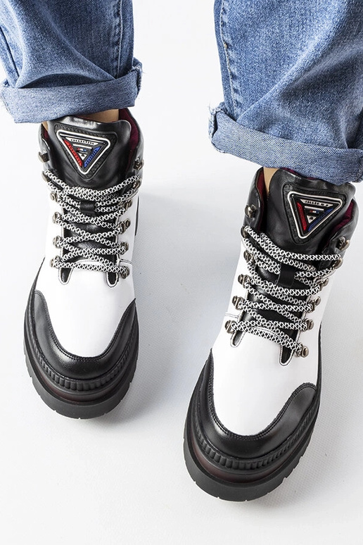 Čiernobiele zateplené čižmy Solofra