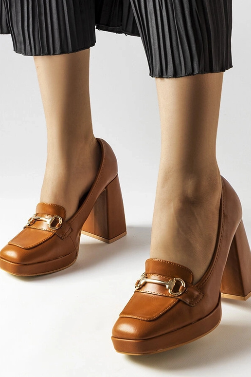 Hnedé lodičky s geometrickým...