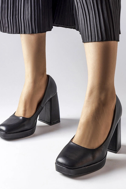 Čierne lodičky na vysokom opätku Mailly