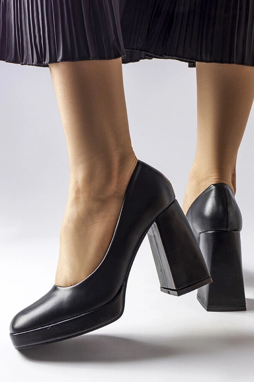 Čierne lodičky na vysokom opätku Mailly