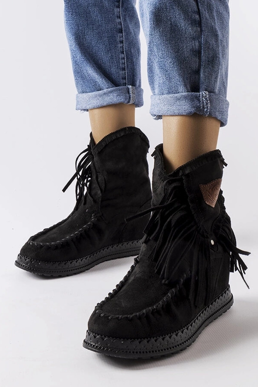 Čierne členkové čižmy Giudice na kline