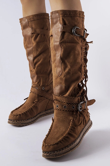 Hnedé čižmy s krytým klinom...