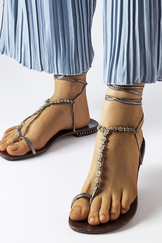 Tmavosivé sandále so zirkónmi Troghi