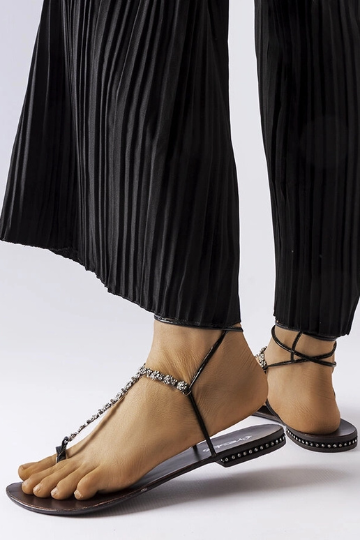 Čierne sandále s kryštálmi, „Troghi"