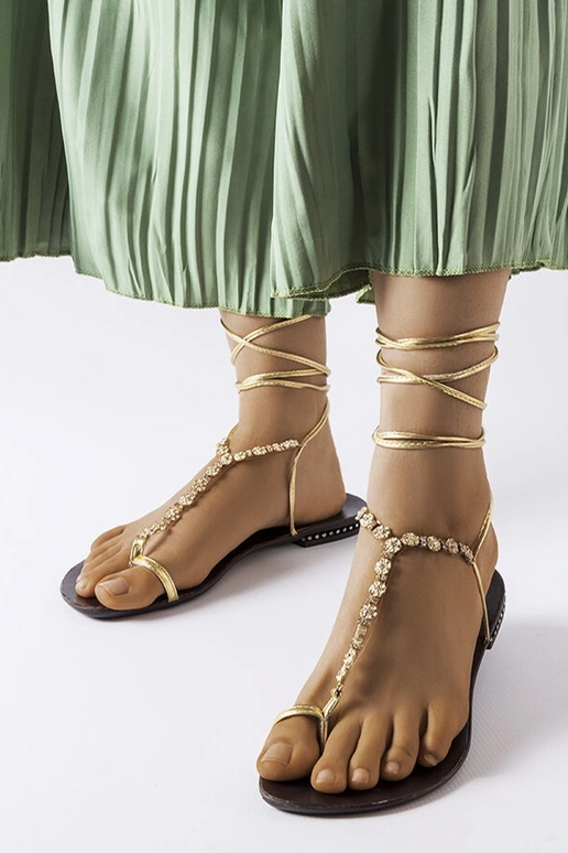 Troghi zlaté sandále so zirkónmi
