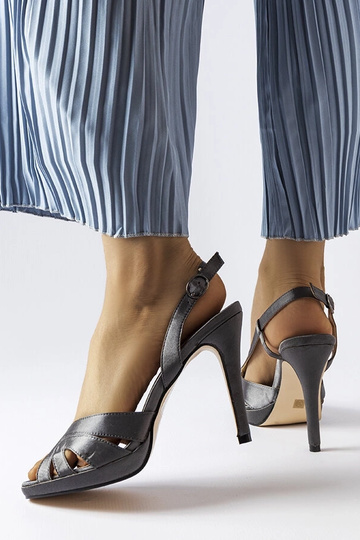 Šedé sandále na vysokom... 2