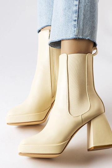 Pieskové čižmy na masívnom... 2