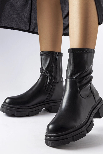 Čierne zateplené čižmy Helvi