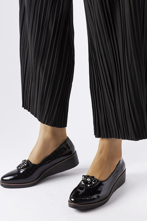 Čierne lakované balerínky s...