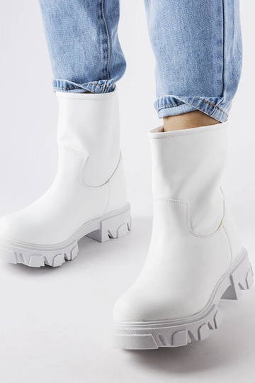 Wuori biele nazúvacie...