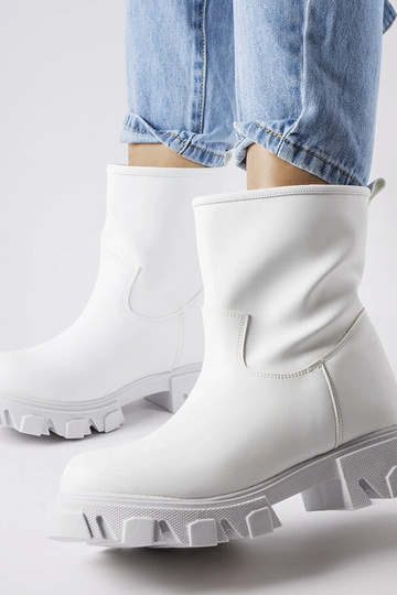 Wuori biele nazúvacie... 2