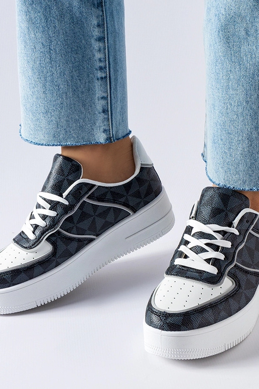 Čierne tenisky zdobené monogramom Sands