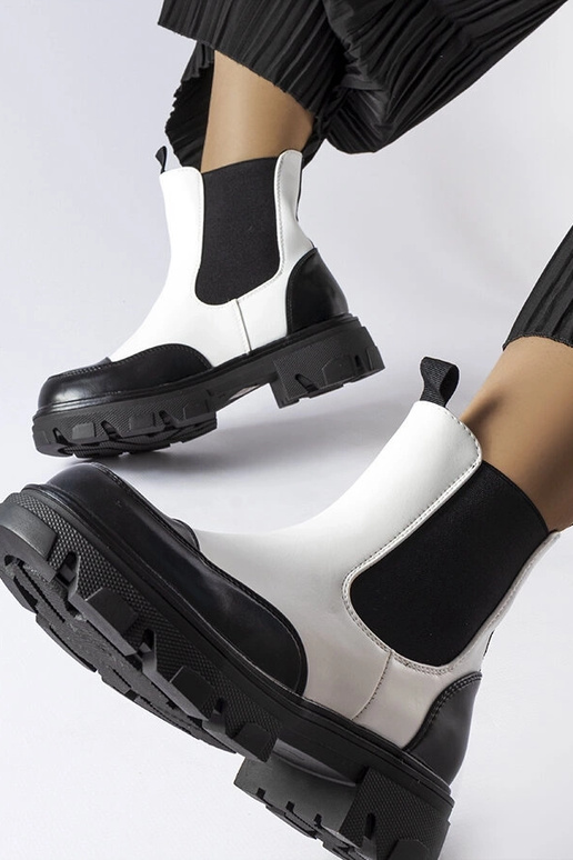 Čiernobiele nazúvacie čižmy Albany