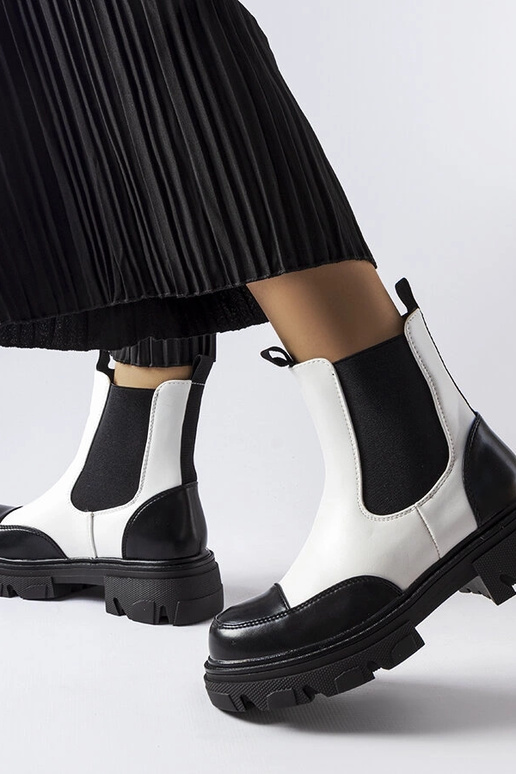 Čiernobiele nazúvacie čižmy Albany