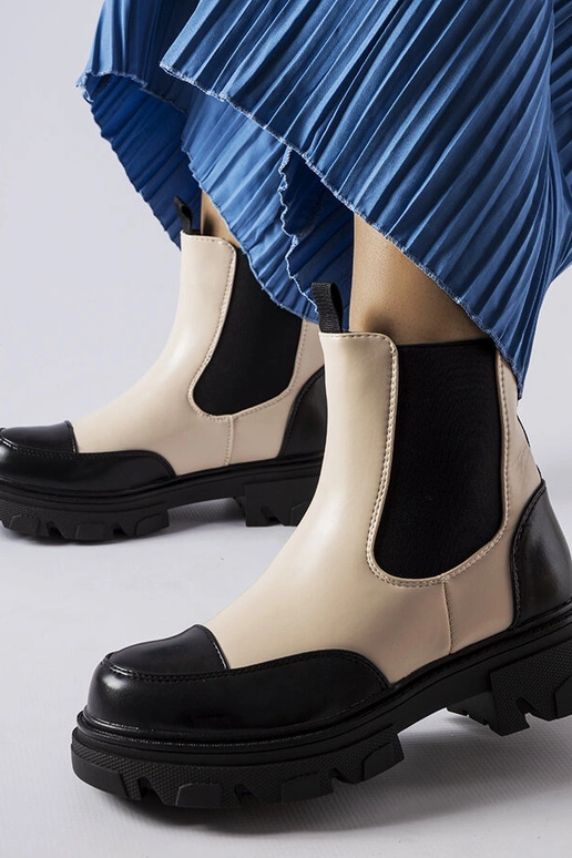 Nazúvacie čižmy Albany v čiernej a...