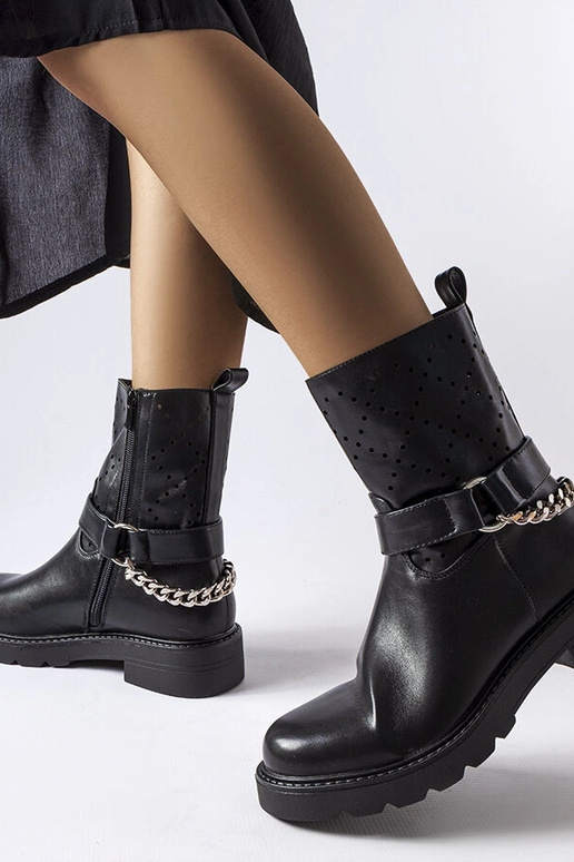 Čierne členkové čižmy s retiazkou...