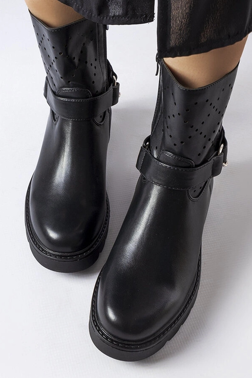 Čierne členkové čižmy s retiazkou...