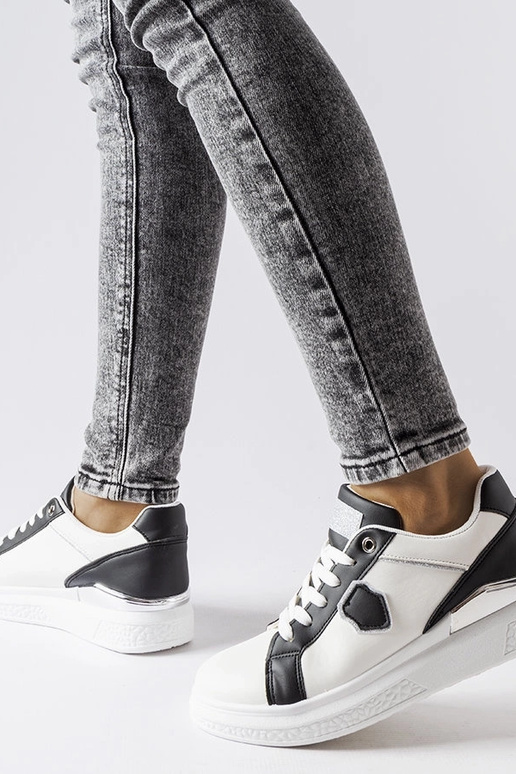 Čiernobiele tenisky so strieborným...