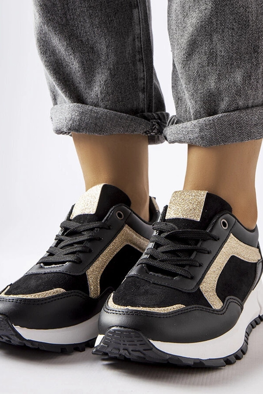 Čierne tenisky s trblietavým zdobením...