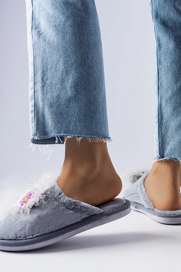 Šedé teplé papuče s kvetmi... 2