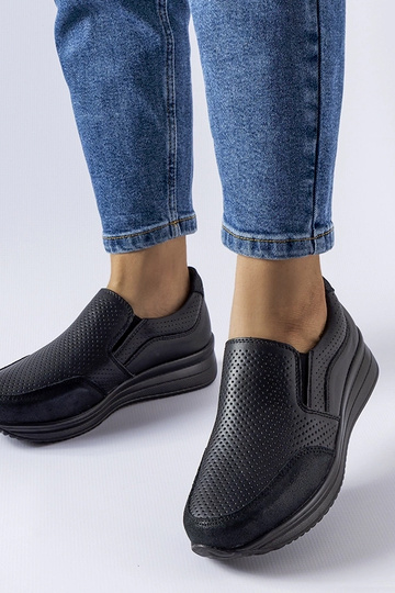 Čierne prelamované klinové...