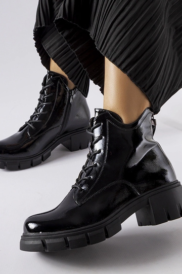 Čierne zimné lakované... 2