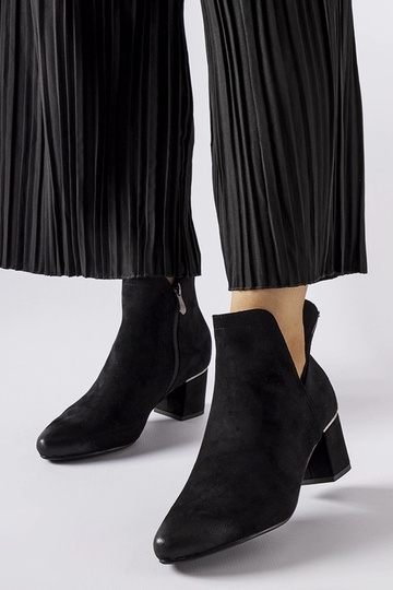 Čierne členkové topánky na...