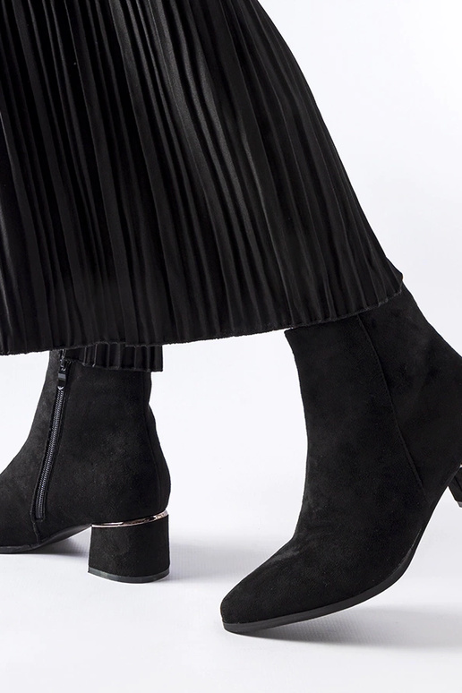 Čierne členkové topánky na nízkom...