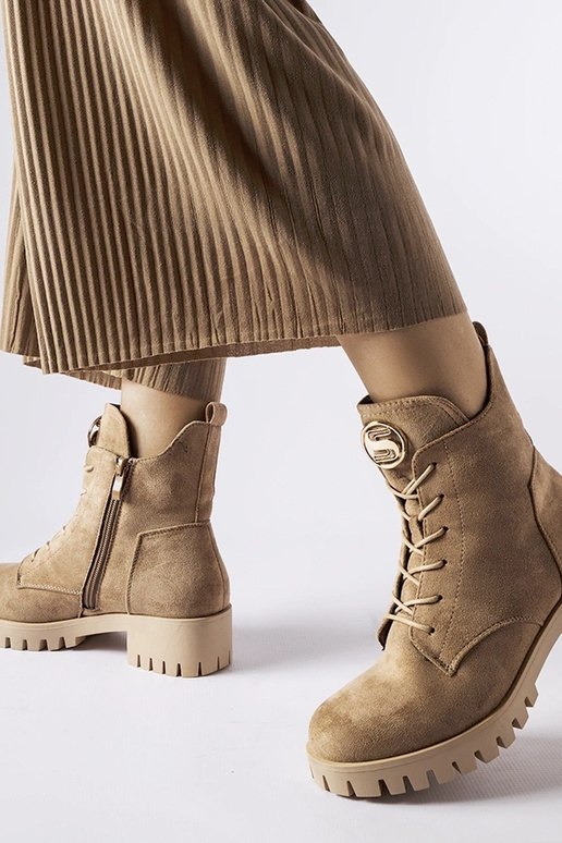 Pieskové izolované umelohmotné...