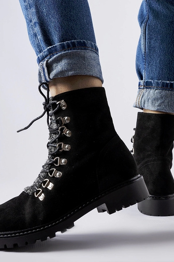 Čierne členkové čižmy z...