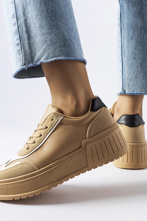 Béžové tenisky na hrubej platforme...