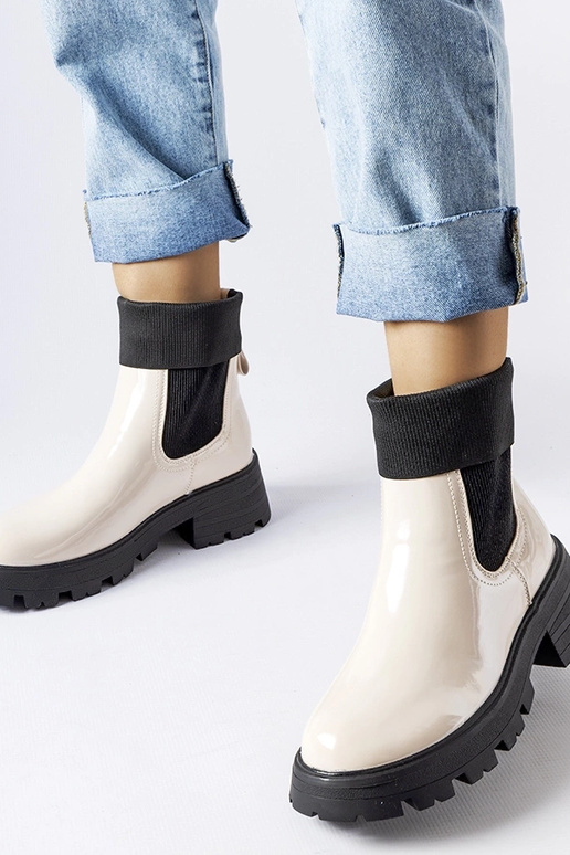 Béžové nazúvacie pracovné čižmy...