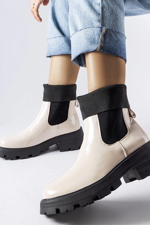 Béžové nazúvacie pracovné čižmy...